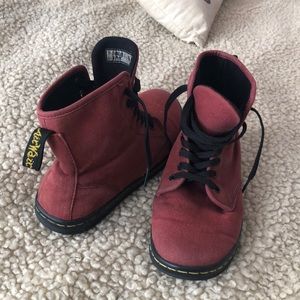 Dr. Martens Shoreditch red sneakers